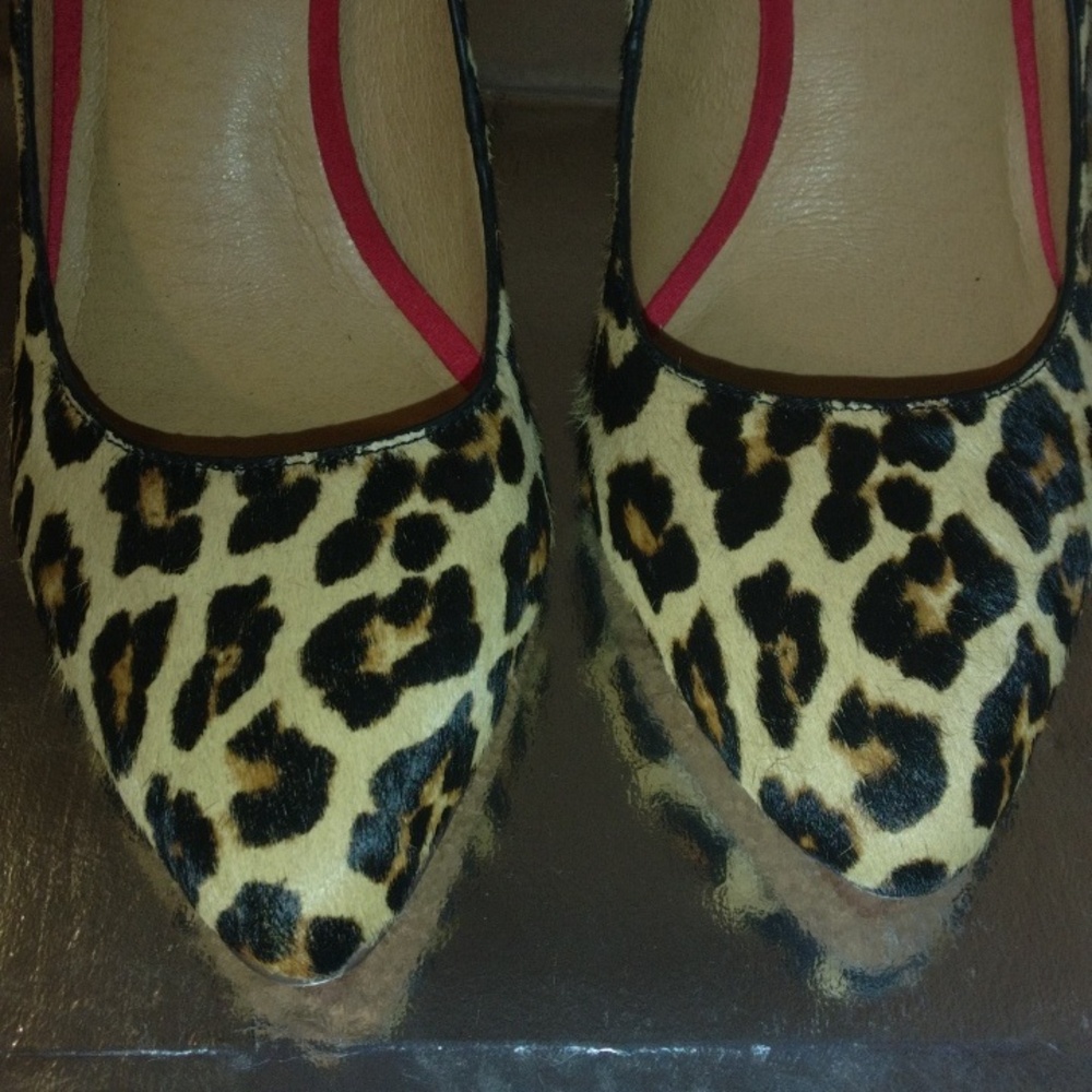 Leopard print 3 in horsehair material 7 1/2 in dress shoes